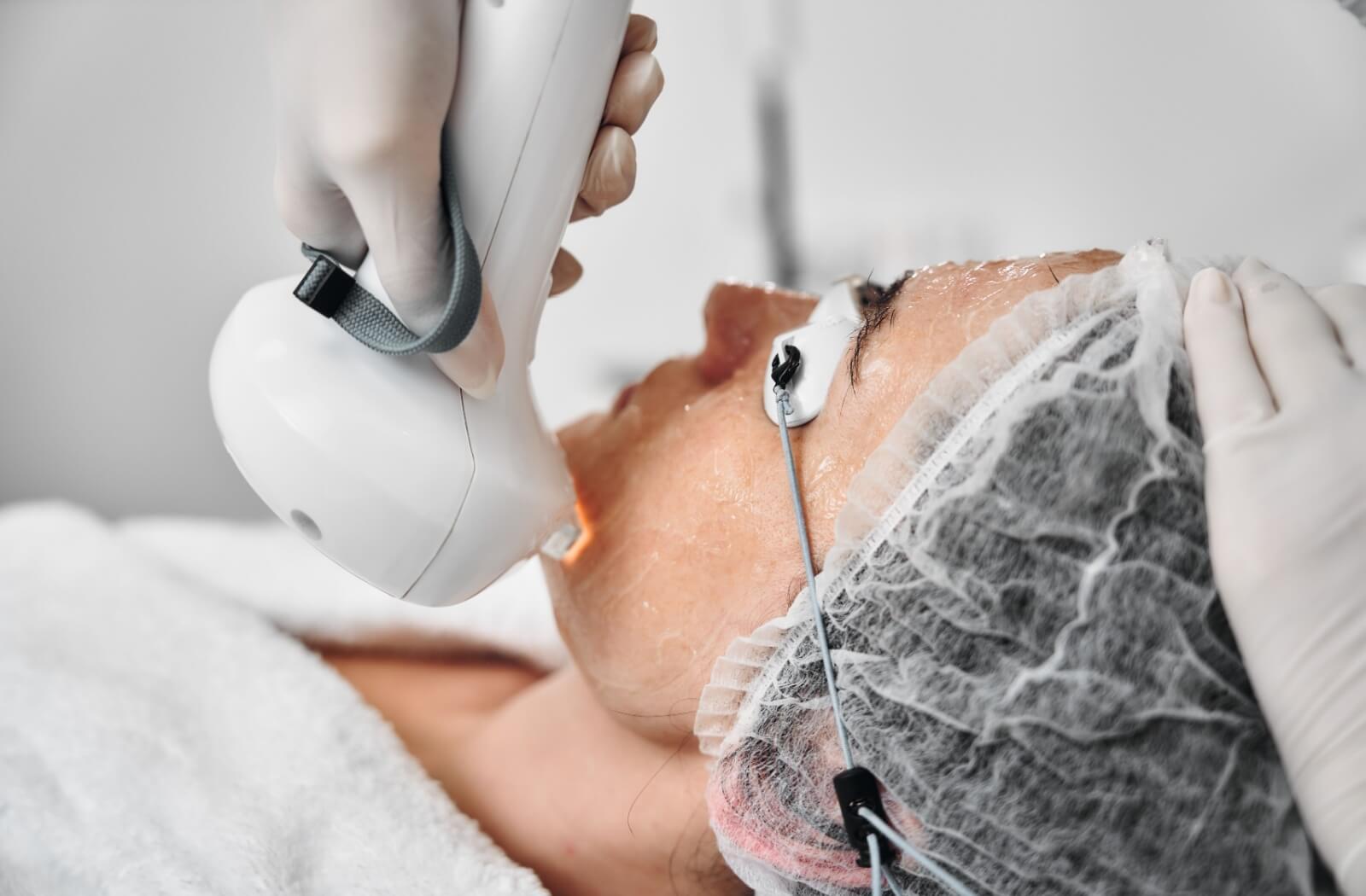 a dry eye treatment being done